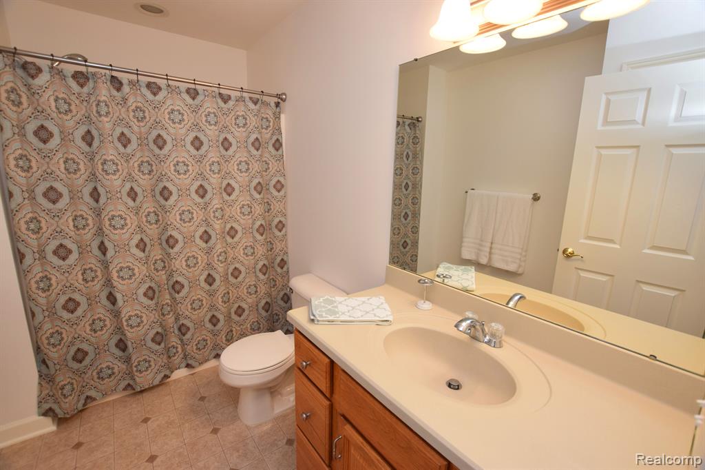 1417 West Reid Road Flint, MI 48507 - Photo 22 of 39