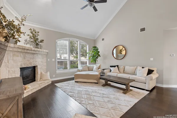 $4,300 | 411 Cadence Hill, San Antonio, TX 78260