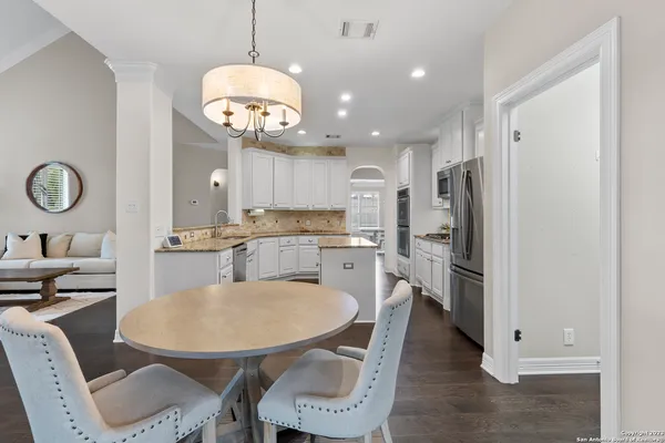 $4,300 | 411 Cadence Hill, San Antonio, TX 78260