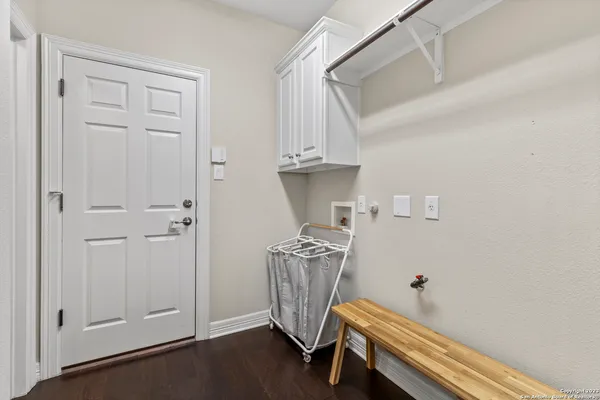 $4,300 | 411 Cadence Hill, San Antonio, TX 78260