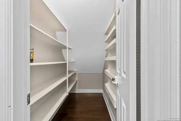 $4,300 | 411 Cadence Hill, San Antonio, TX 78260