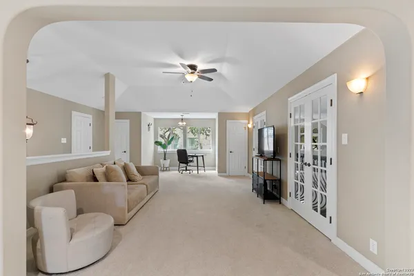 $4,300 | 411 Cadence Hill, San Antonio, TX 78260