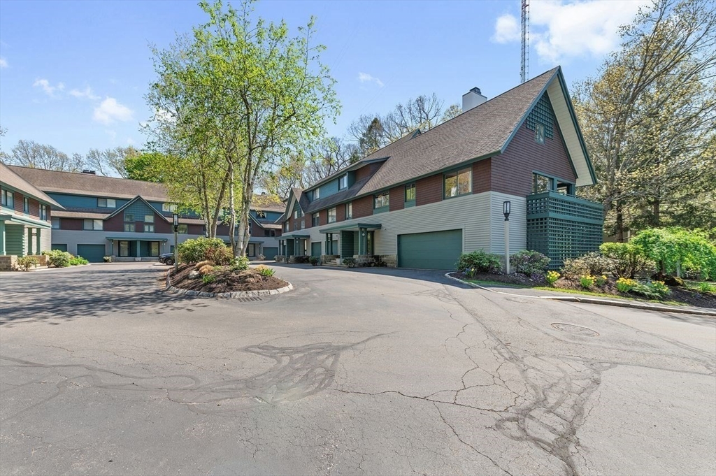 1175 Chestnut Street, Unit 12 Newton, MA 02464 - Photo 4 of 40