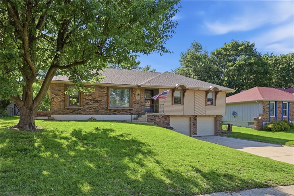 16512 Spring Valley Road Belton, MO 64012 - Photo 2 of 31