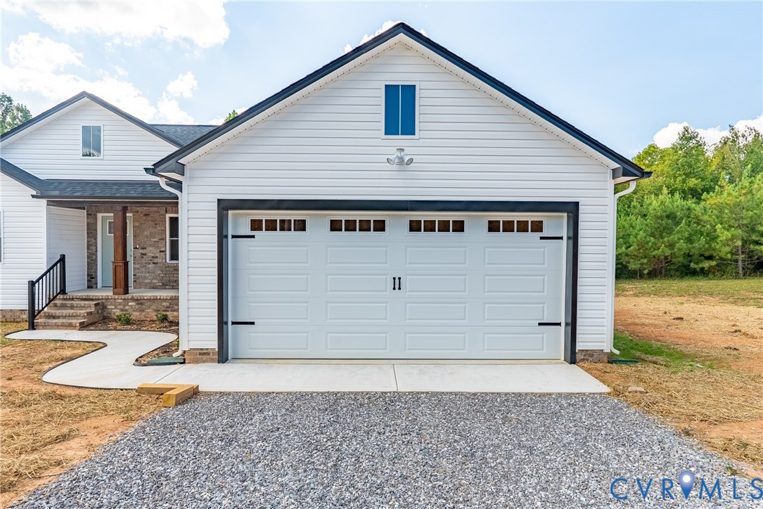 1373 Twenty Two Road Pamplin, VA 23958 - Photo 2 of 31