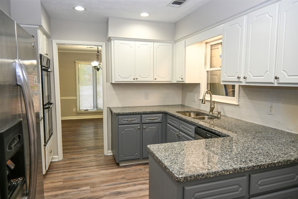 6670 Springlake Drive Columbus, GA 31909 - Photo 4 of 32