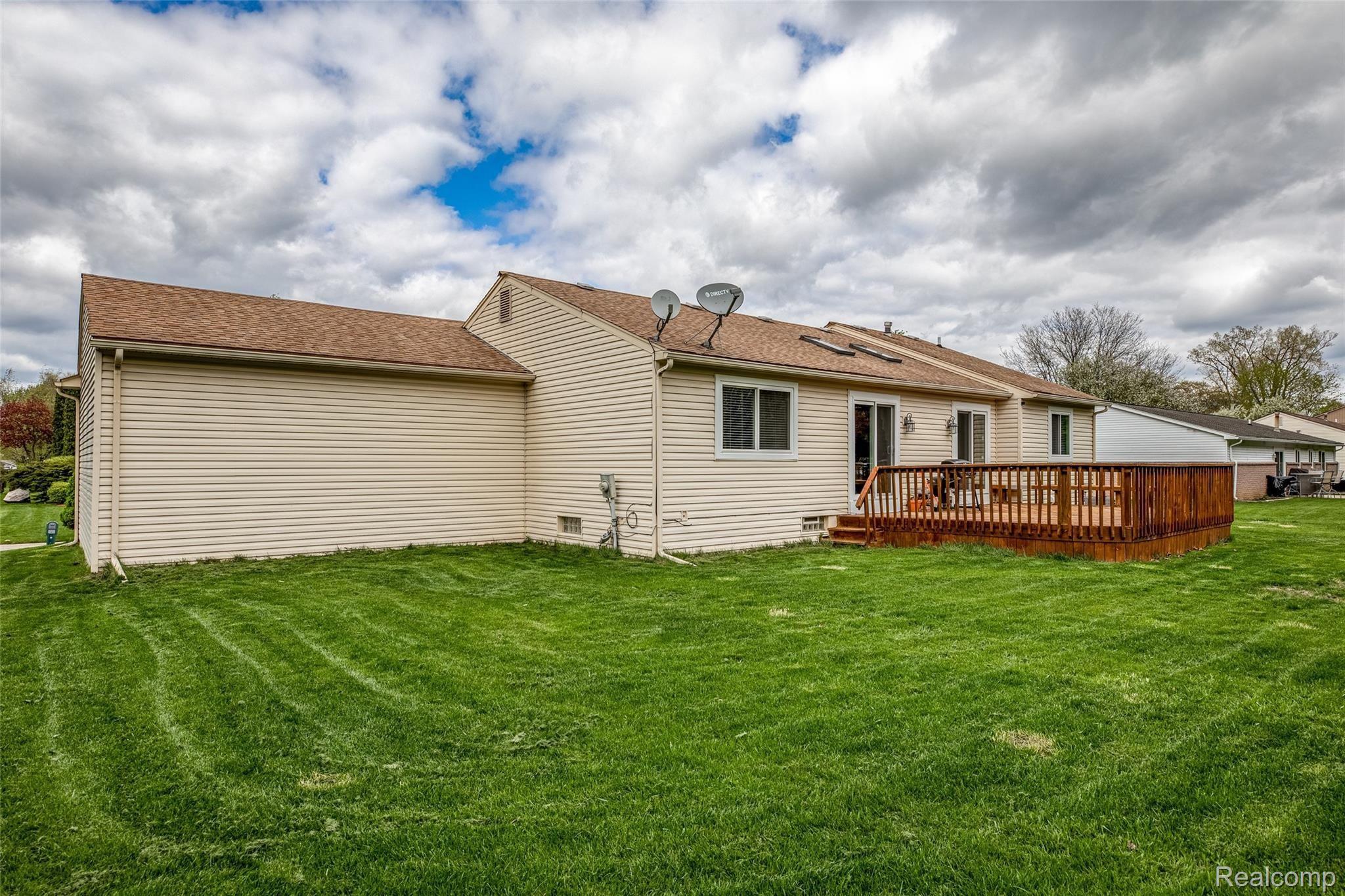 591 Ridge Road Walled Lake, MI 48390 - Photo 29 of 30 7.Back