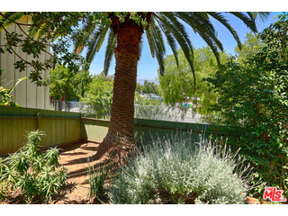2571 Riverside Terrace Los Angeles, CA 90039 - Photo 4 of 43 Gallery Image 4