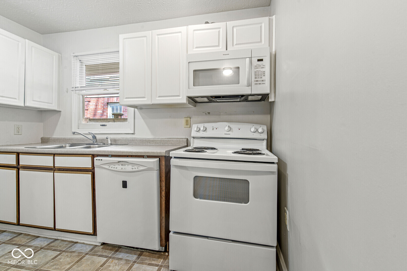 4625 Rookwood Avenue Indianapolis, IN 46208 - Photo 12 of 25