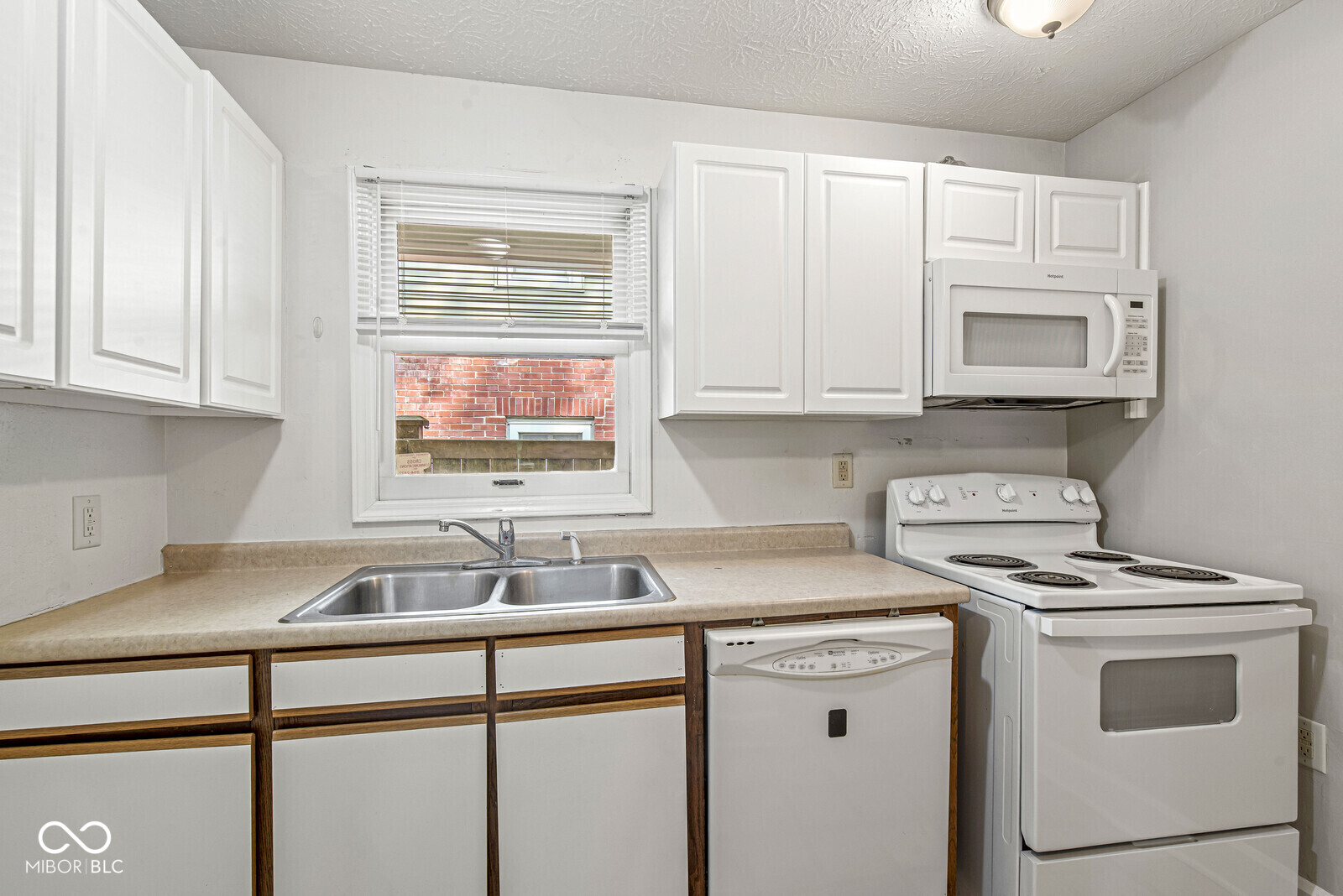 4625 Rookwood Avenue Indianapolis, IN 46208 - Photo 14 of 25