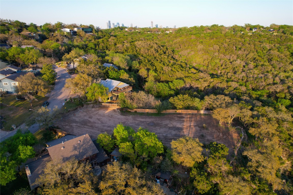 2718 Tether Trail Austin, TX 78704 - Photo 3 of 16 a view of a city