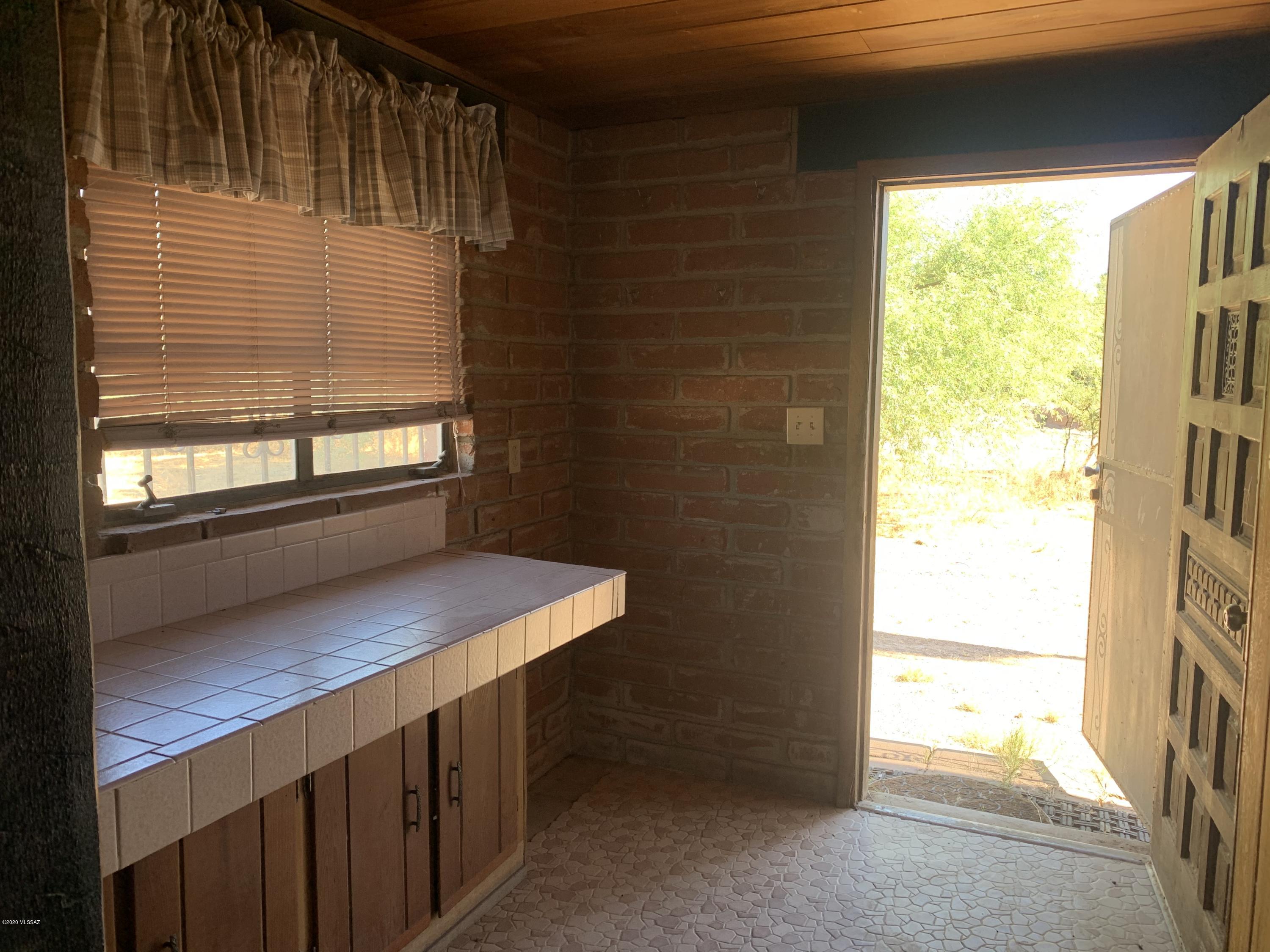 4820 West Massingale Road Tucson, AZ 85741 - Photo 4 of 14 Gallery Image 4