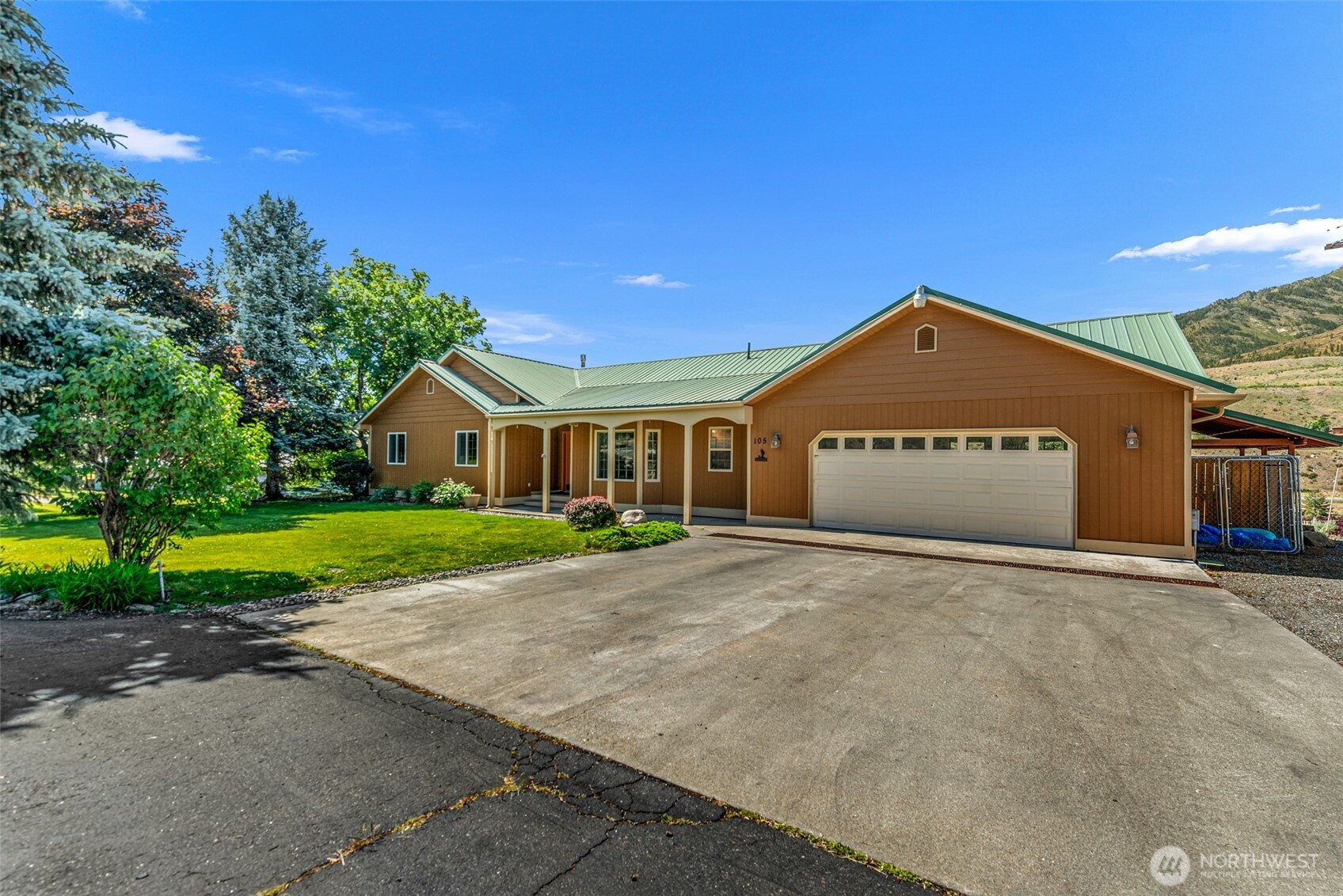 105 Bill Shaw Road Pateros, WA 98846 - Photo 3 of 40