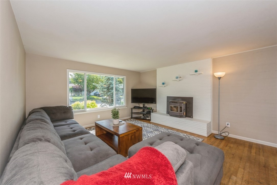 5514 Highland Road Everett, WA 98203 - Photo 3 of 14