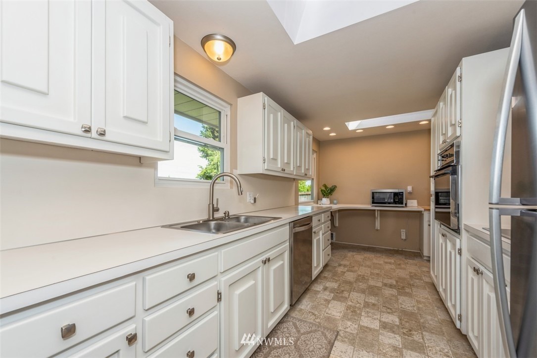 5514 Highland Road Everett, WA 98203 - Photo 5 of 14