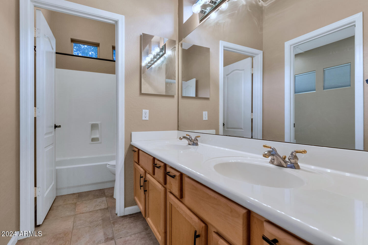 4226 West Avenida Del Rey Phoenix, AZ 85083 - Photo 20 of 36 Jack & Jill Bathroom
