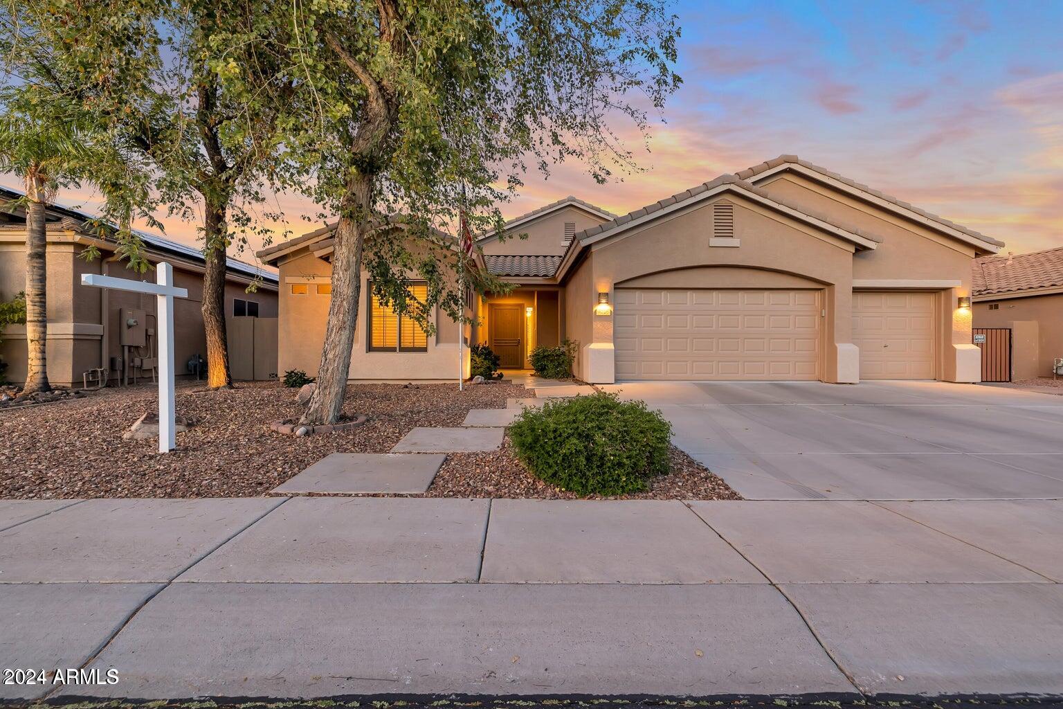 4226 West Avenida Del Rey Phoenix, AZ 85083 - Photo 6 of 36 4226 W Avenida Del Rey