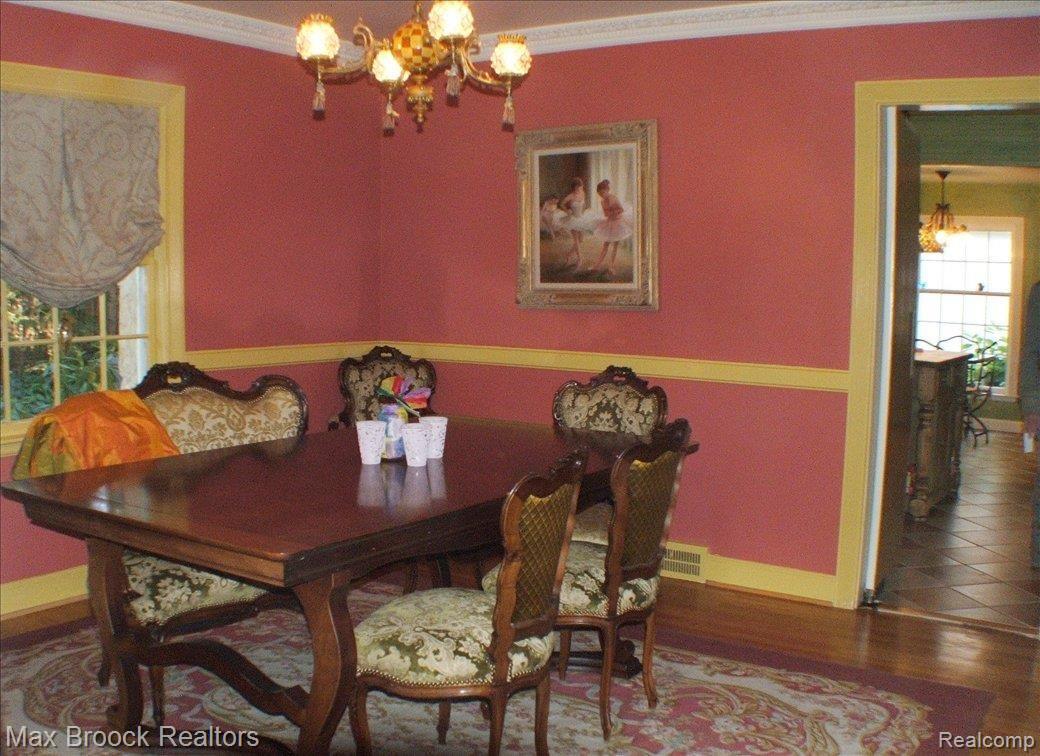570 Aspen Road Birmingham, MI 48009 - Photo 3 of 19 dining room