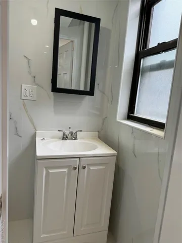 $4,000 | 61-45 98th Street, Unit 2E | Rego Park