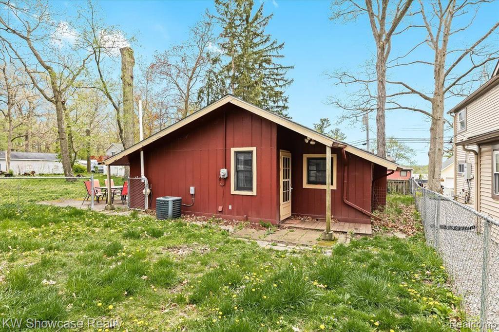 3370 Duffield White Lake, MI 48383 - Photo 6 of 34 Gallery Image 6