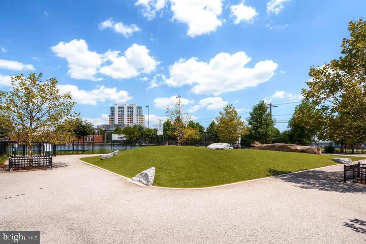 1200 Steuart Street, Unit 1913 Baltimore, MD 21230 - Photo 57 of 57 Community amenities: waterfront promenade.