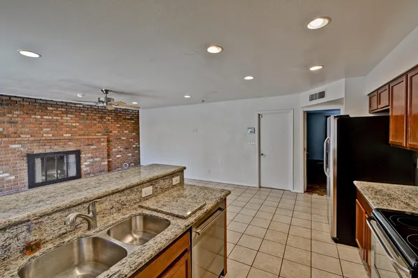 $2,175 | 3344 West Yucca Street, Phoenix, AZ 85029