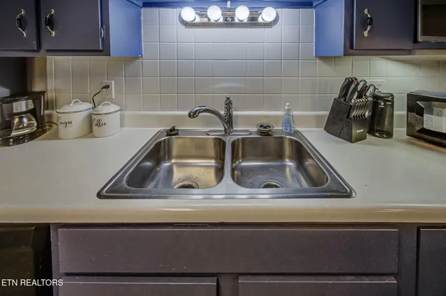 $157,000 | 1625 Woodrow Drive, Unit 402, Knoxville, TN 37918