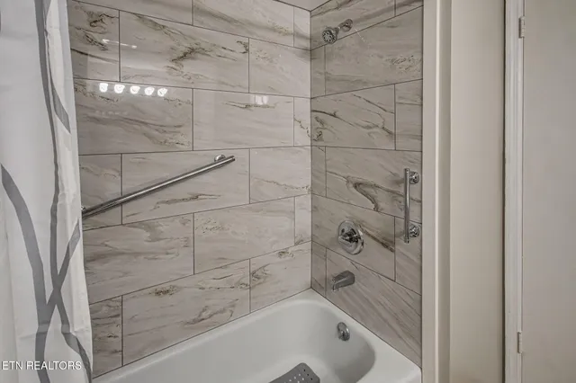 $157,000 | 1625 Woodrow Drive, Unit 402, Knoxville, TN 37918