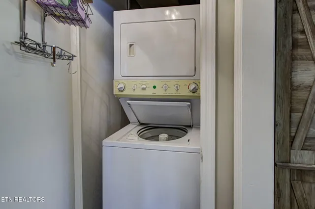 $157,000 | 1625 Woodrow Drive, Unit 402, Knoxville, TN 37918