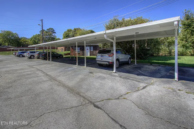 $157,000 | 1625 Woodrow Drive, Unit 402, Knoxville, TN 37918