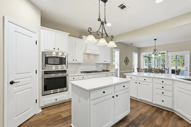 $689,000 | 25 Rolling River Drive, Bluffton, SC 29910