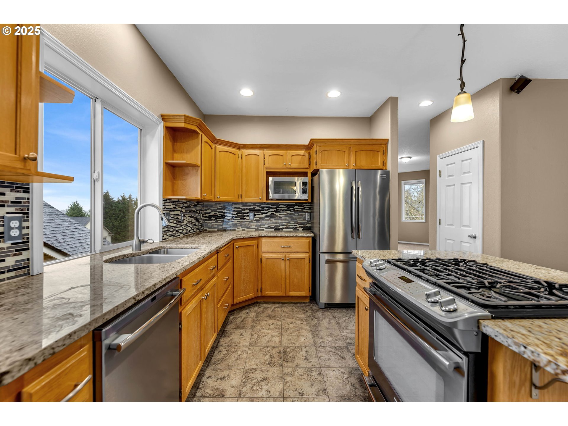 3544 Northwest Astor Street Camas, WA 98607 - Photo 22 of 48 Kitchen