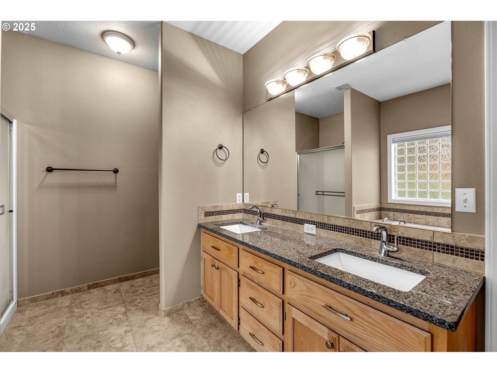 3544 Northwest Astor Street Camas, WA 98607 - Photo 37 of 48 Bathroom