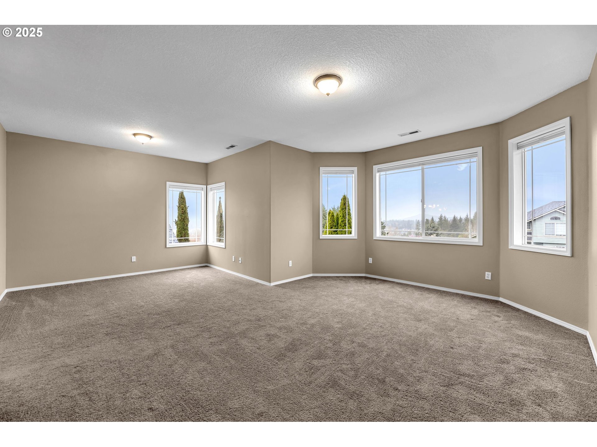3544 Northwest Astor Street Camas, WA 98607 - Photo 6 of 48 Living Room