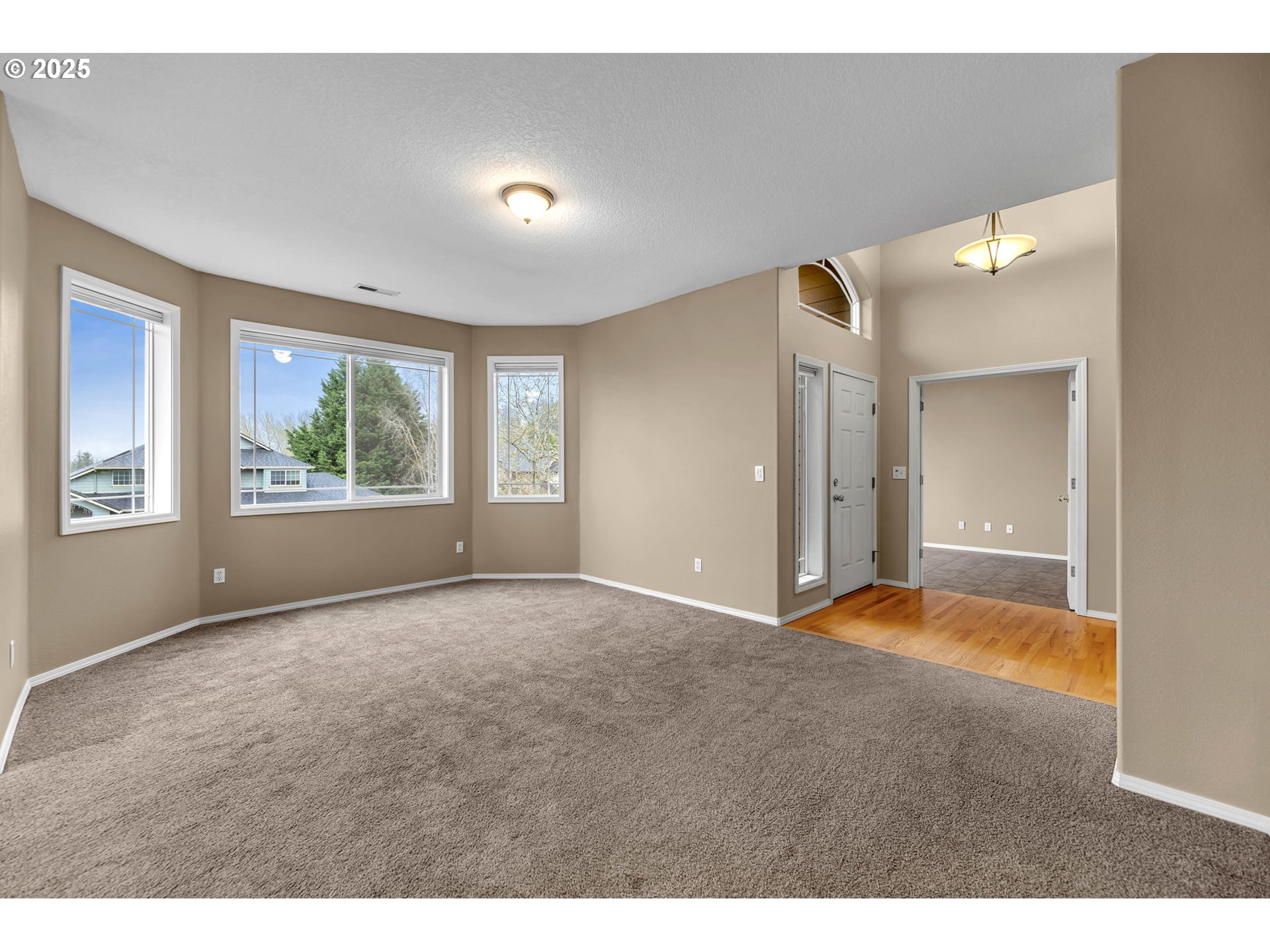 3544 Northwest Astor Street Camas, WA 98607 - Photo 7 of 48 Living Room