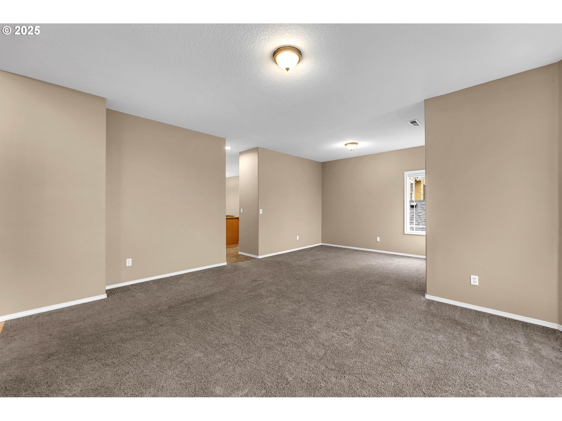 3544 Northwest Astor Street Camas, WA 98607 - Photo 9 of 48 Living Room