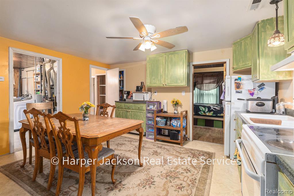 5621 Beard Road Byron, MI 48418 - Photo 9 of 34