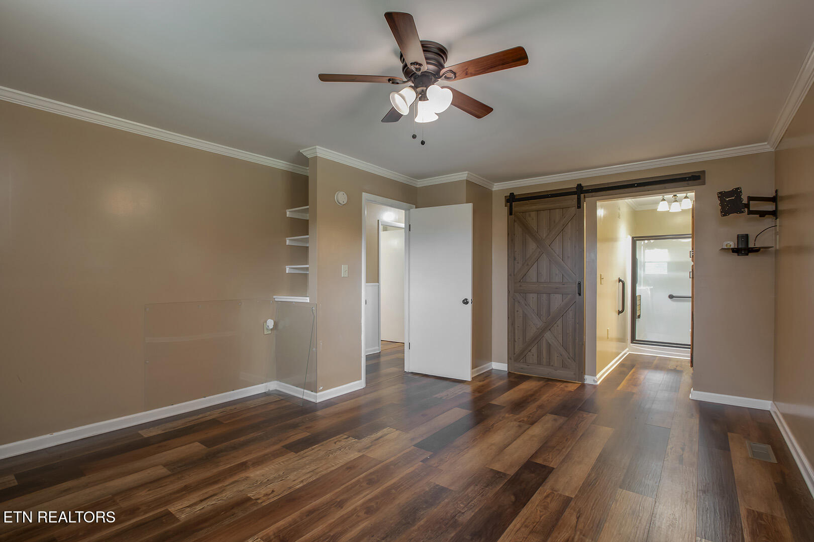 8055 Steekee Creek Road Loudon, TN 37774 - Photo 29 of 60 29_SteekeeCreekRoad_8055_MasterBedroom02