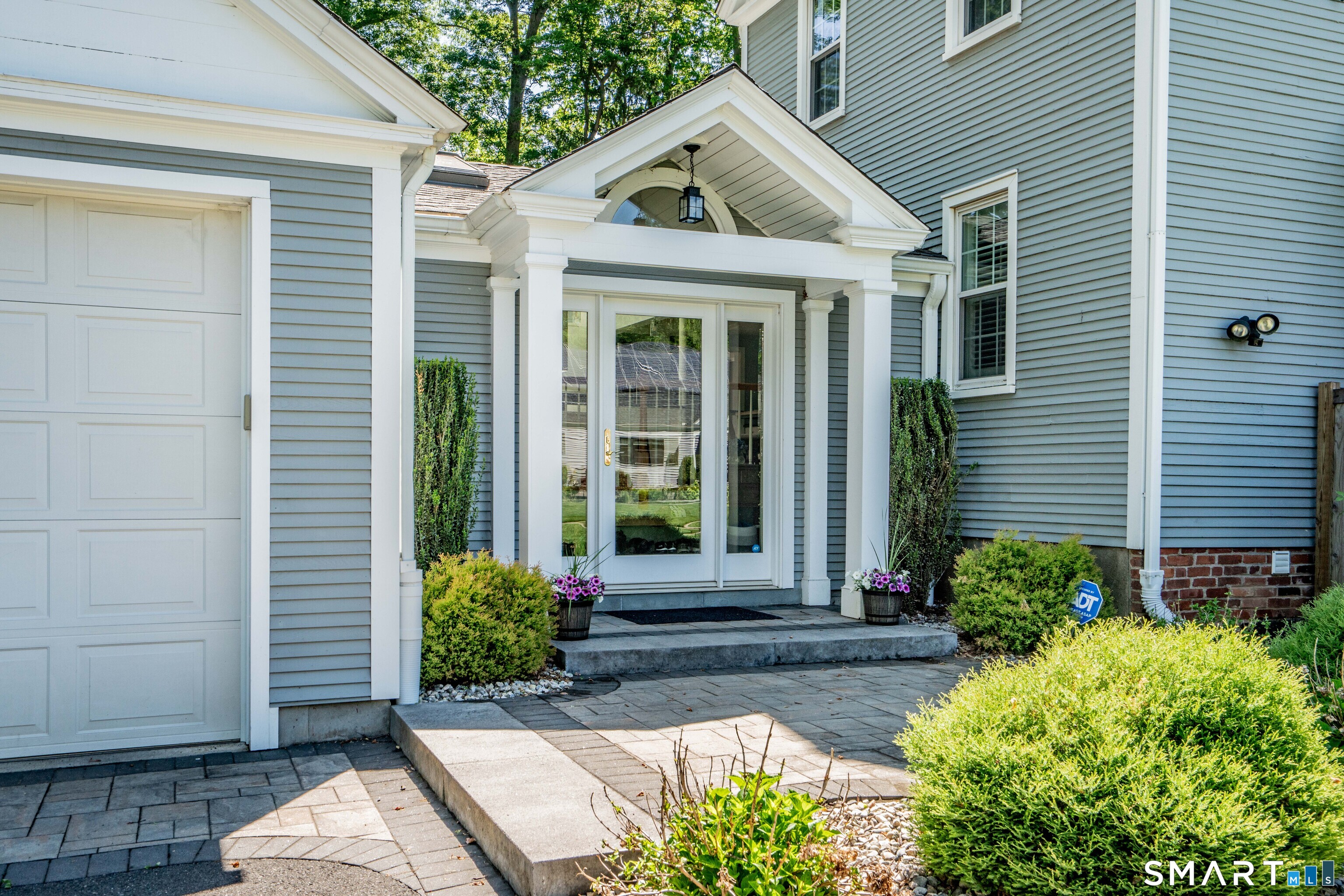 98 Colony Road West Hartford, CT 06117 - Photo 7 of 40