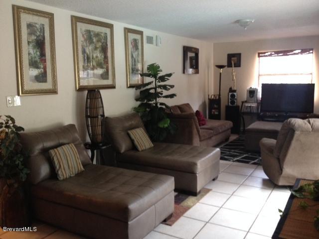 5553 Jamaica Road Cocoa, FL 32927 - Photo 23 of 33 Family Room