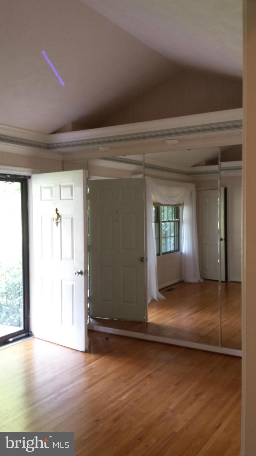 5510 Hoover Road Reva, VA 22735 - Photo 3 of 27 Living Room