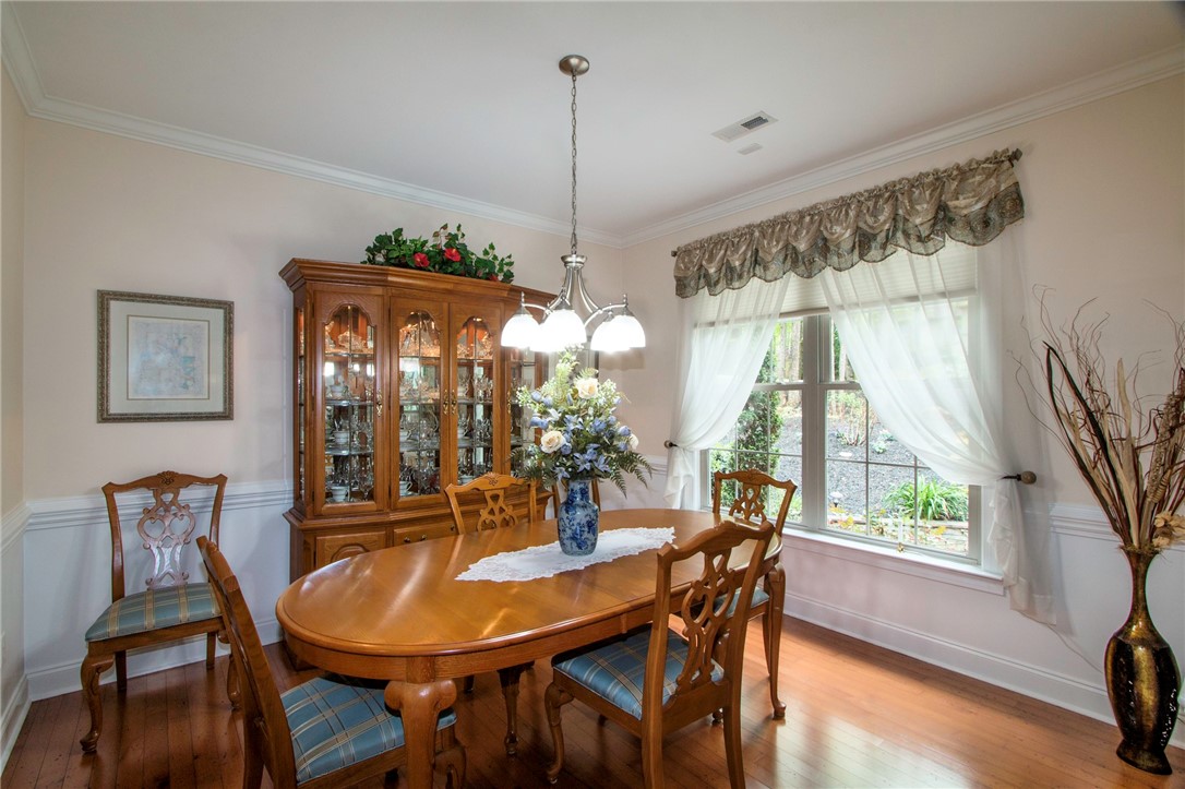 8 Port Tack Road Salem, SC 29676 - Photo 15 of 49 Dining room