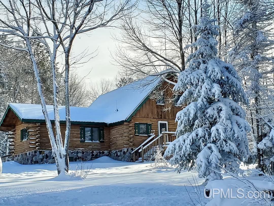 11039 Section 12 Road Ironwood, MI 49938 - Photo 3 of 8