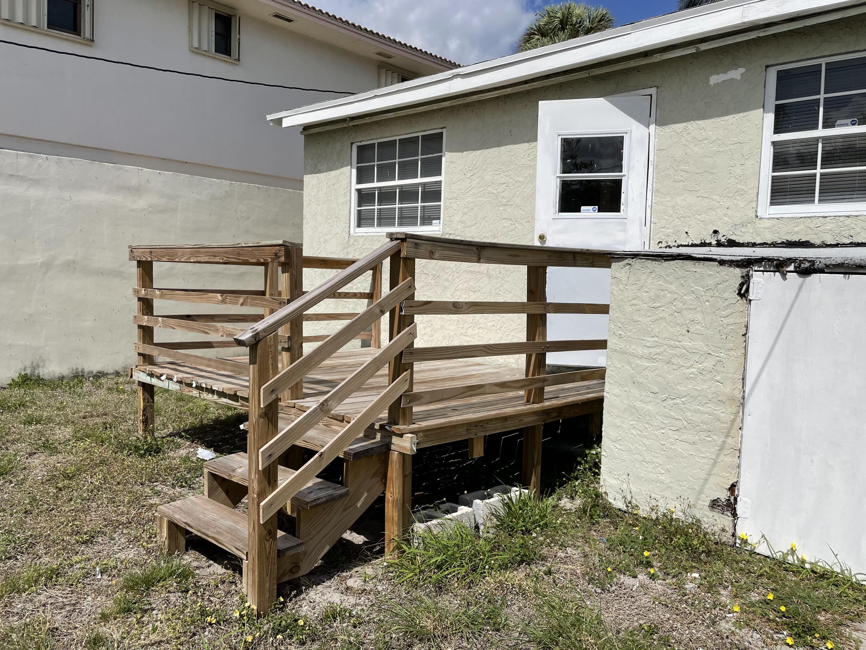 1425 West 30th Street Riviera Beach, FL 33404 - Photo 13 of 14 IMG_0245