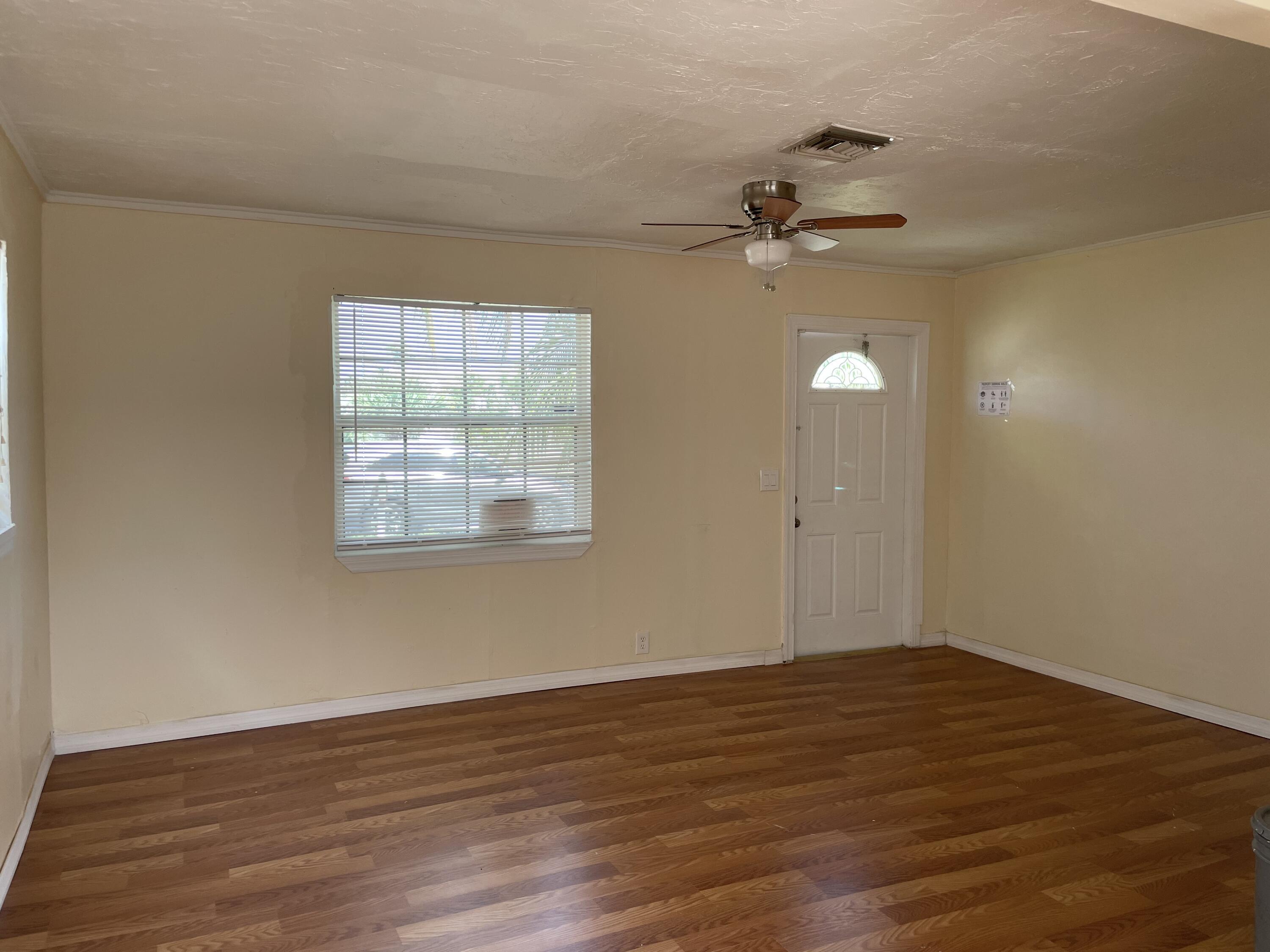 1425 West 30th Street Riviera Beach, FL 33404 - Photo 4 of 14 IMG_0229