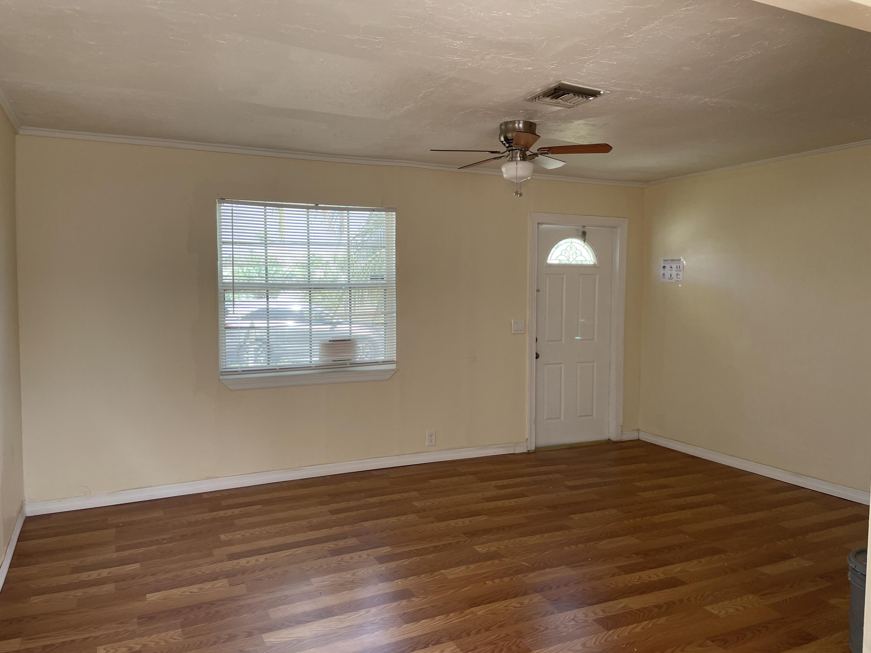 1425 West 30th Street Riviera Beach, FL 33404 - Photo 5 of 14 IMG_0230