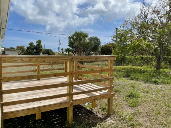 $2,250 | 1425 West 30th Street, Riviera Beach, FL 33404