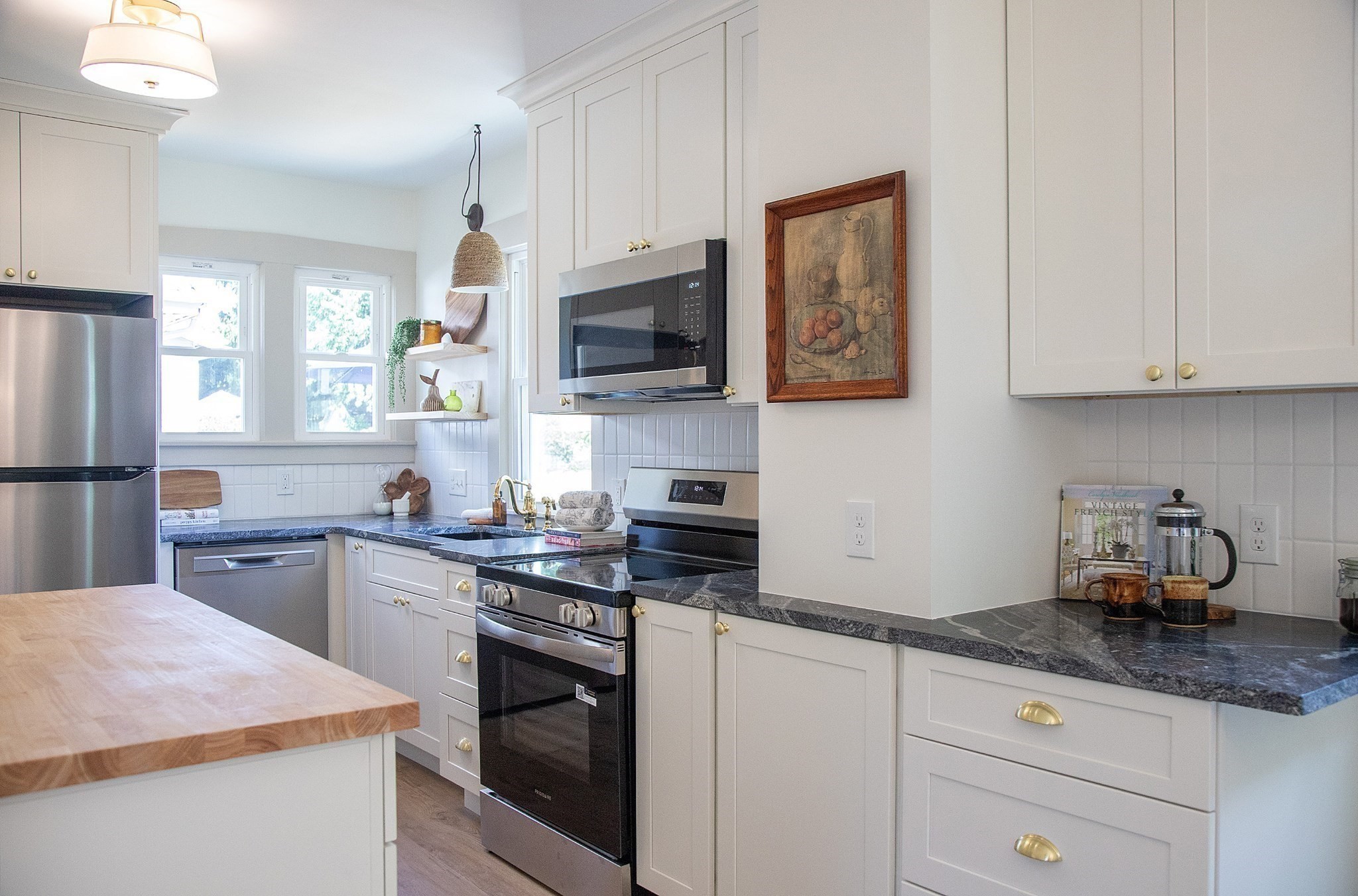 47 Hartford Terrace Springfield, MA 01118 - Photo 8 of 25 Gallery Image 8