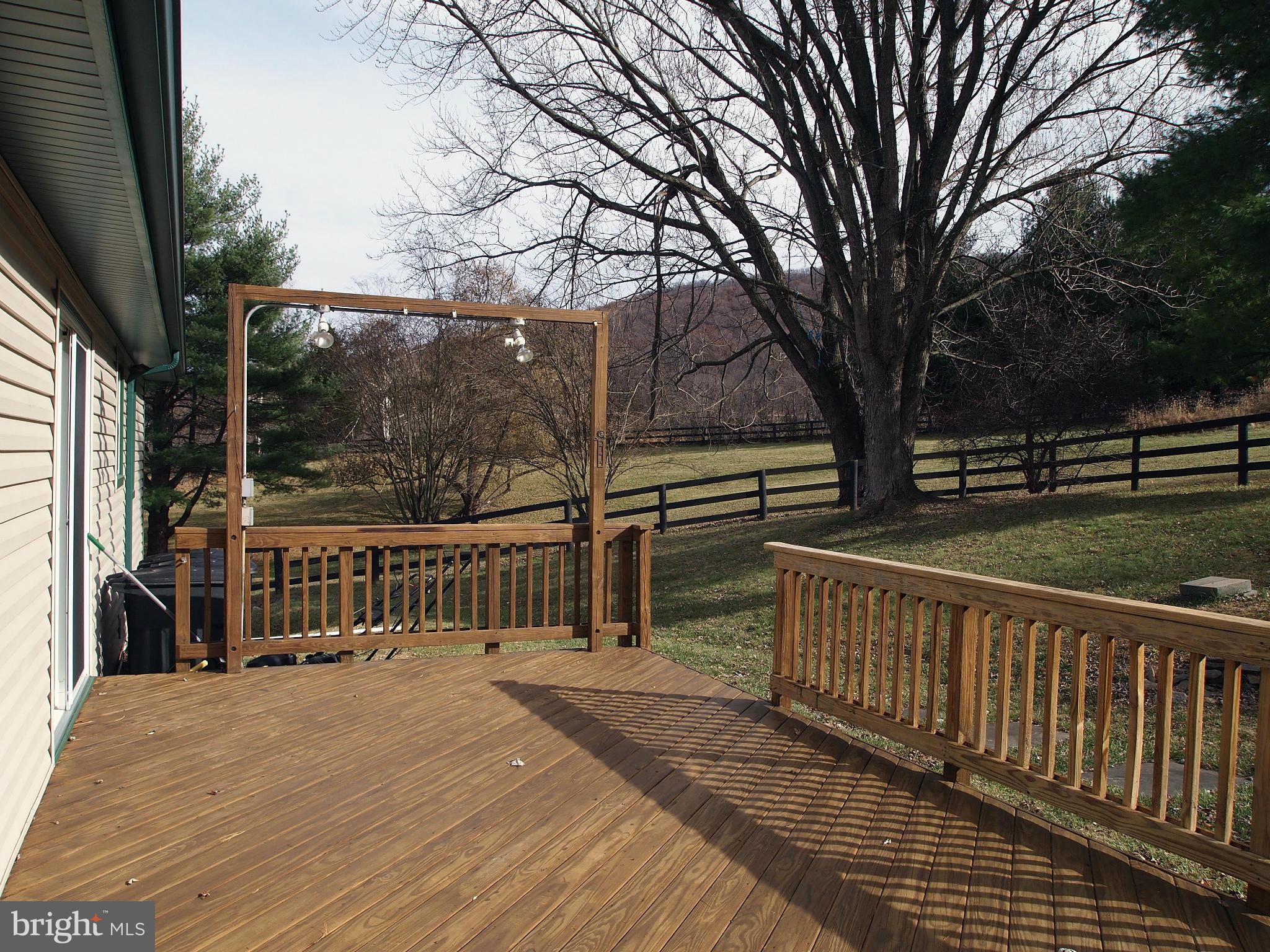 37479 Branchriver Road Purcellville, VA 20132 - Photo 17 of 21 Deck