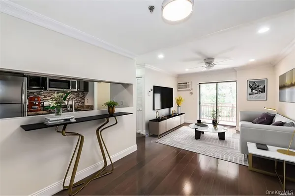 $3,200 | 141-16 84th Drive, Unit 3B | Briarwood